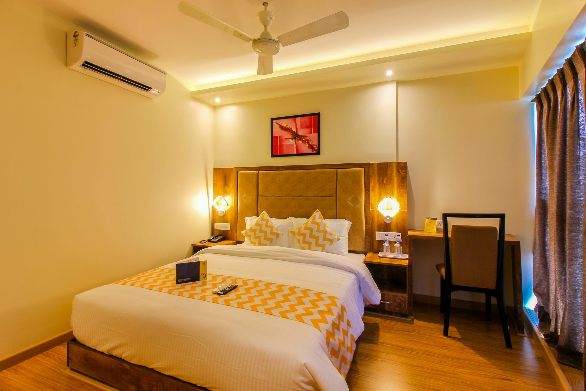 Fluorescent By Bizzgrow Hotels International Airport - Formerly Known As Byaris International Mumbai  Buitenkant foto