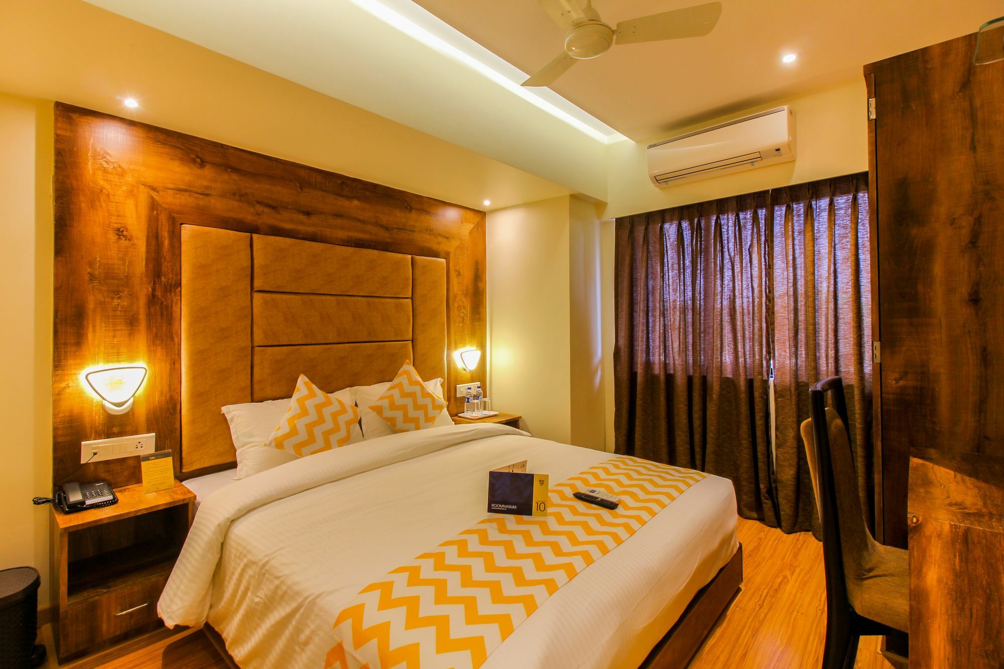 Fluorescent By Bizzgrow Hotels International Airport - Formerly Known As Byaris International Mumbai  Buitenkant foto